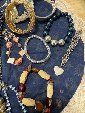Large bracelet lot, all wearable
